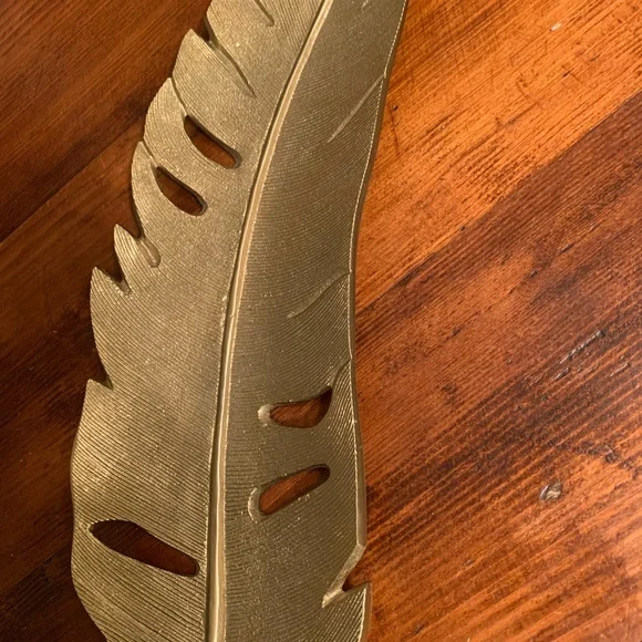 decorative gold metal feather🪶 - Picture 5 of 8